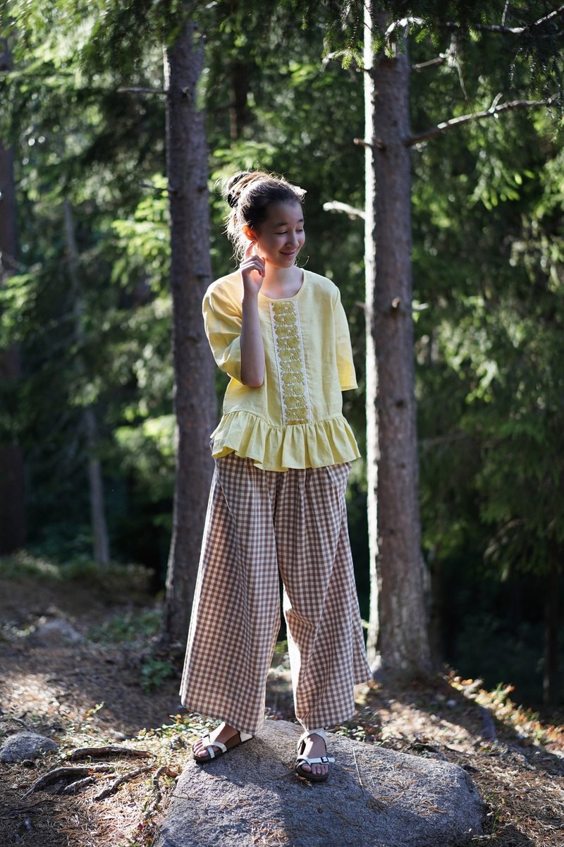 Primrose light yellow pure linen short-sleeved ruffled hem embroidered top - Women's Tops - Cotton & Hemp 