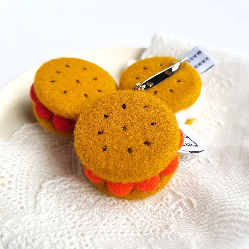 Sandwich Biscuit Pin【Gift/Gift】 - Brooches - Other Materials Multicolor