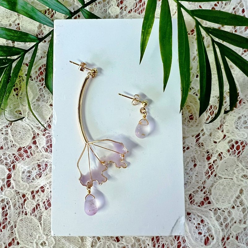 Earrings Feather Leaf - Lavender - Ear Needle Asymmetric Resin Jewelry Handmade Jewelry - ต่างหู - เรซิน สีม่วง