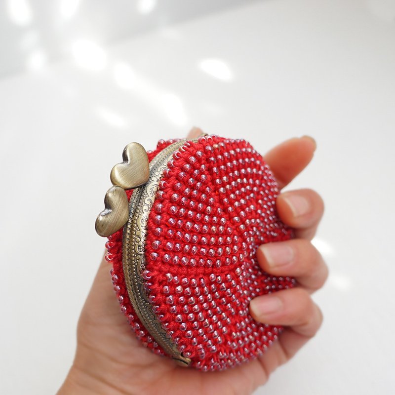 Ba-ba handmade Beads crochet round coinpurse No.1822 - กระเป๋าใส่เหรียญ - วัสดุอื่นๆ สีแดง