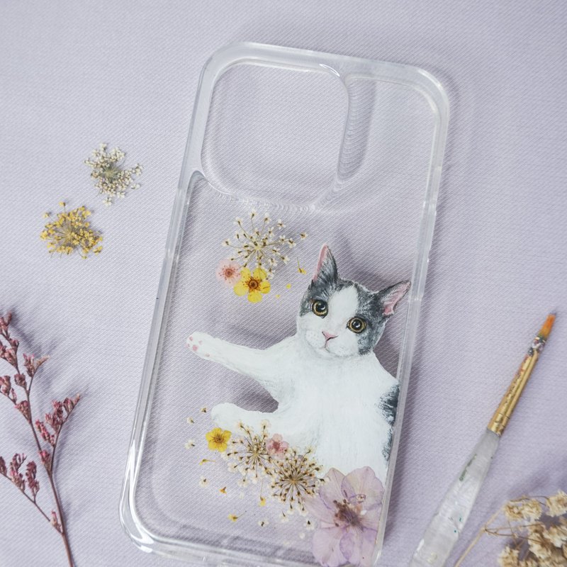 Tailor-made Hand-drawn Pet Pressed Flower Phone Case | British Shorthair, Cat - เคส/ซองมือถือ - พืช/ดอกไม้ สีม่วง