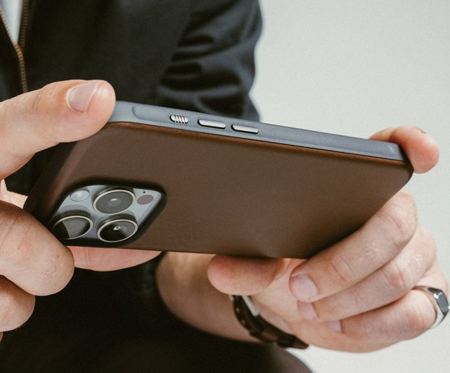 NOMAD iPhone 16 6.1インチ モダンクラシックレザーケース