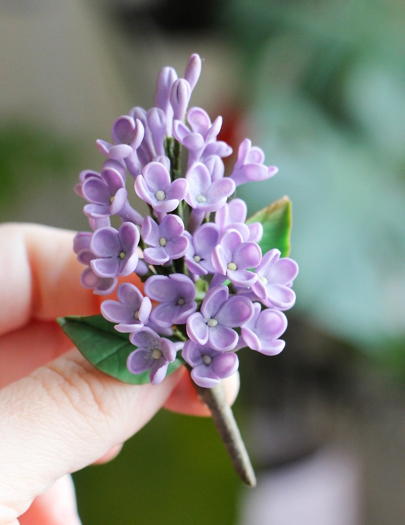 Lilac brooch Flower brooch Spring brooch Unusual jewelry - 胸針/心口針 - 黏土 紫色