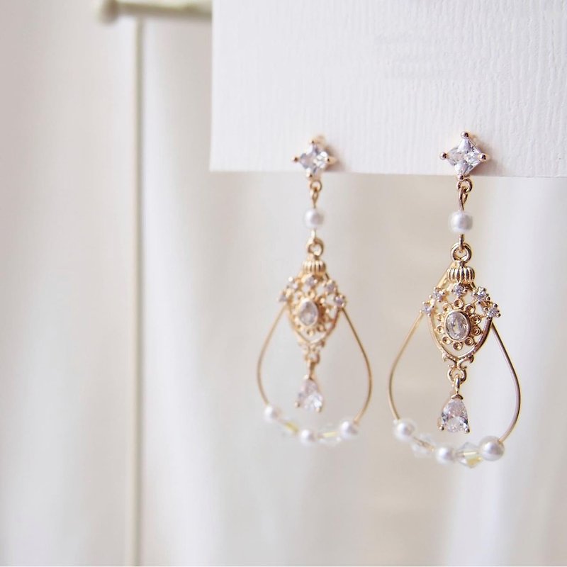Bridal Earring Bridal Clip-On Birthday Gift Elegant Earring Clip-On Customization - ต่างหู - โลหะ ขาว