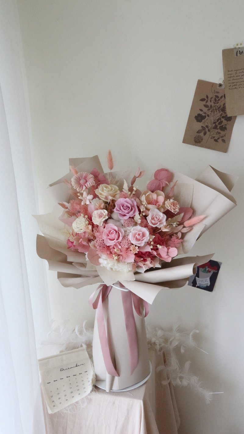 【訂製花束】玫瑰大花束 永生玫瑰 畢業禮物 乾燥花 畢業季 - 乾花/永生花 - 植物．花 粉紅色