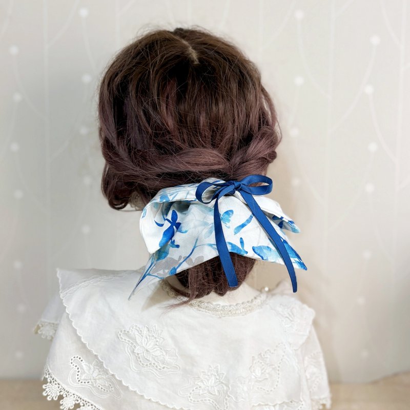 スクエアシュシュ／ヘアゴム ブルー スカーフ スクエア シュシュ ヘアゴム - ヘアアクセサリー - その他の素材 ブルー