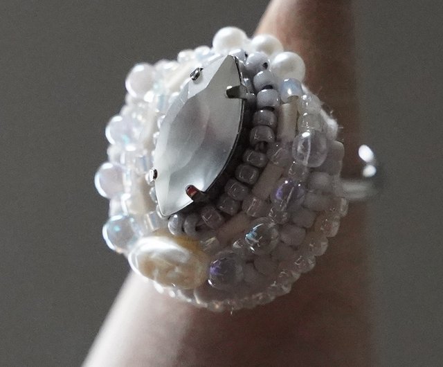 Talkative Ring 110 Free Size Bead Embroidery Ring Bijou White