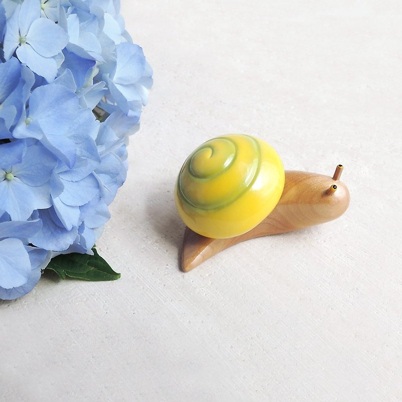 Yellow snail