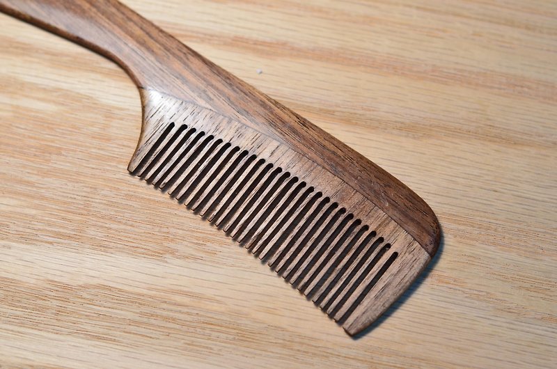 手工製木梳 黑胡桃 可定制 防靜電 - 化妝掃/鏡子/梳子 - 木頭 