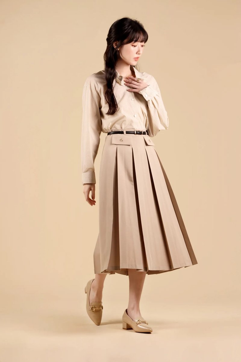 Elegant and elegant leather belt pleated skirt - Xing - กระโปรง - เส้นใยสังเคราะห์ สีกากี