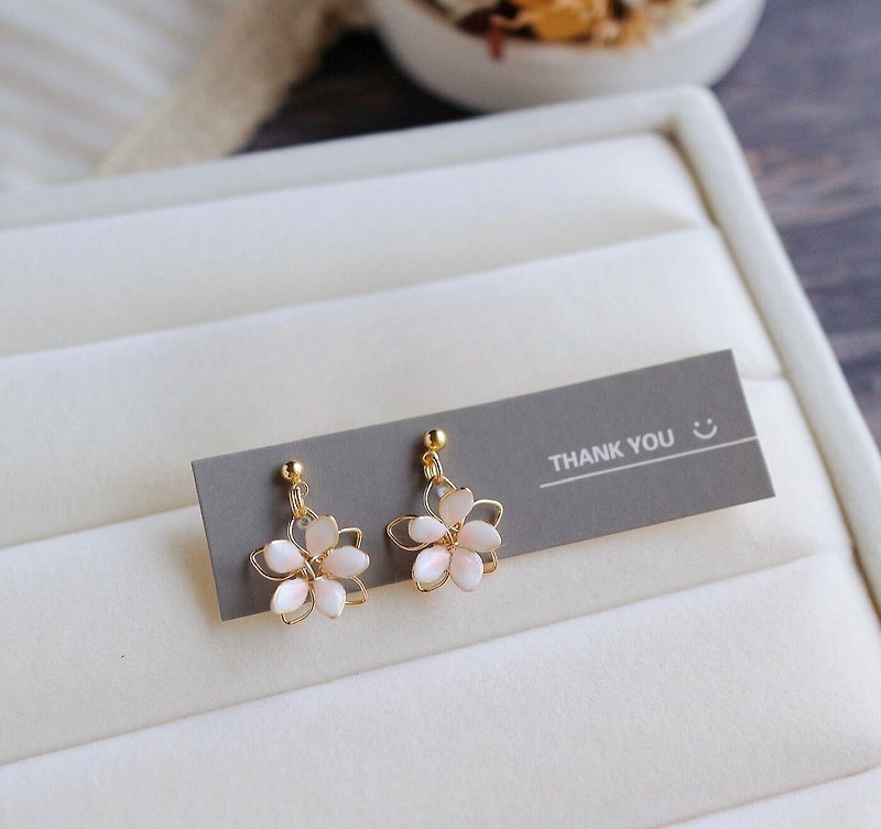 Romantic Sakura 925 Silver Needle Peach Blossom Crystal Flower White Pink Flower Earrings x - ต่างหู - โลหะ หลากหลายสี