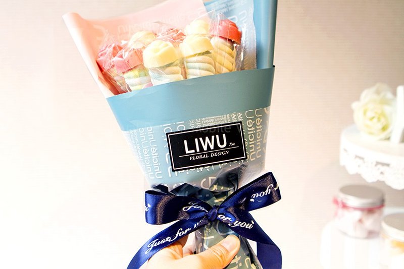 Rose Chocolate Marshmallow Bouquet (11pcs) - Chocolate - Fresh Ingredients Blue