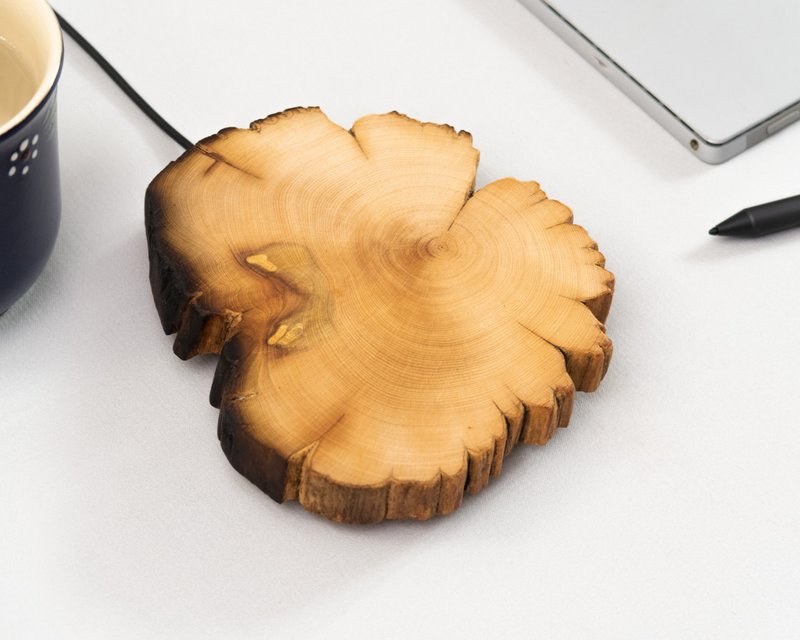 [Charging wood] Log wireless charger Thuja lightning strike wood can be engraved - Phone Charger Accessories - Wood Brown