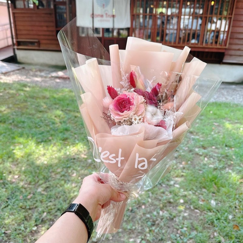 浪漫花園 乾燥花 乾燥花束 不凋花 花禮 畢業禮物 畢業花束 - 擺飾/家飾品 - 植物．花 紅色