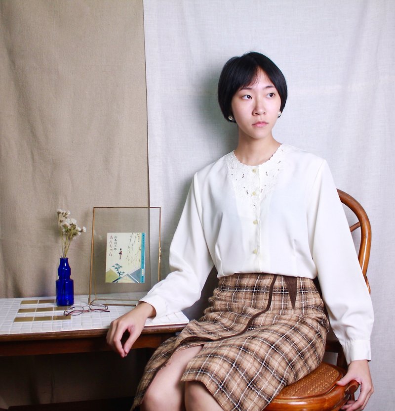 其他材質 女襯衫 - FOAK古著 米色花卉刺繡鏤空襯衫