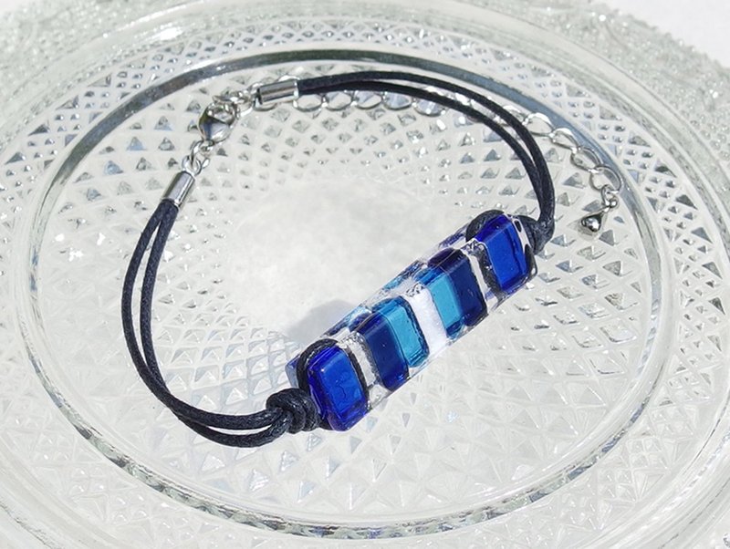 Fragrant glass (Kaoru [winter]) Aroma bracelet / anklet [Length, metal-free choice] [Made to order] - Bracelets - Glass Blue