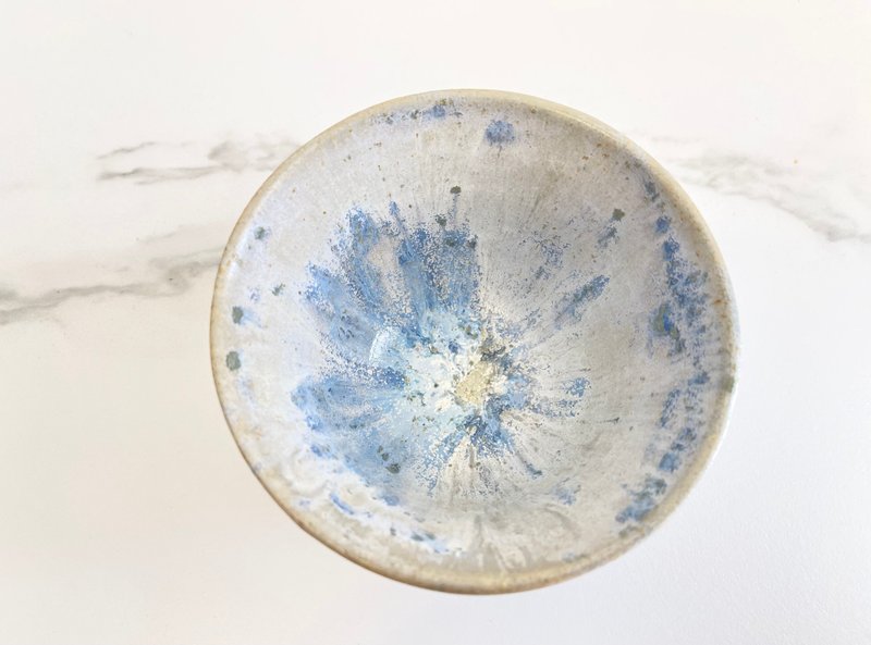 Little dreamy blue flower bowl - Bowls - Pottery Blue