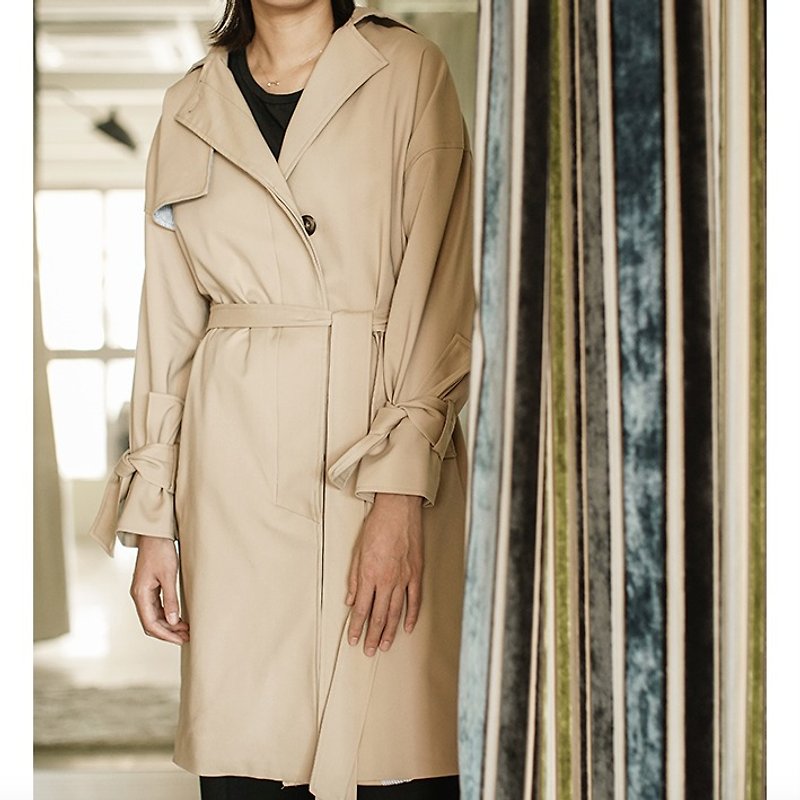 驼色 經典再版 夏洛克 棉感極簡廓型廓型中長款系帶長風衣外套 - 女西裝外套 - 棉．麻 卡其色