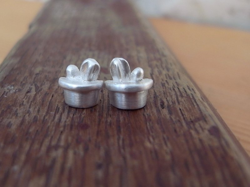 Tiny Cactus Potted --Sterling Silver--Cute Stud Earrings - ต่างหู - เงิน สีเทา