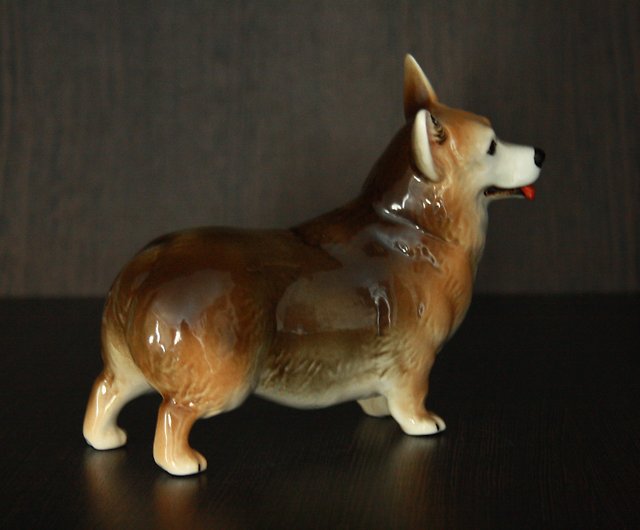ウェルシュコーギーペンブローク犬の磁器の置物手作りの小像 