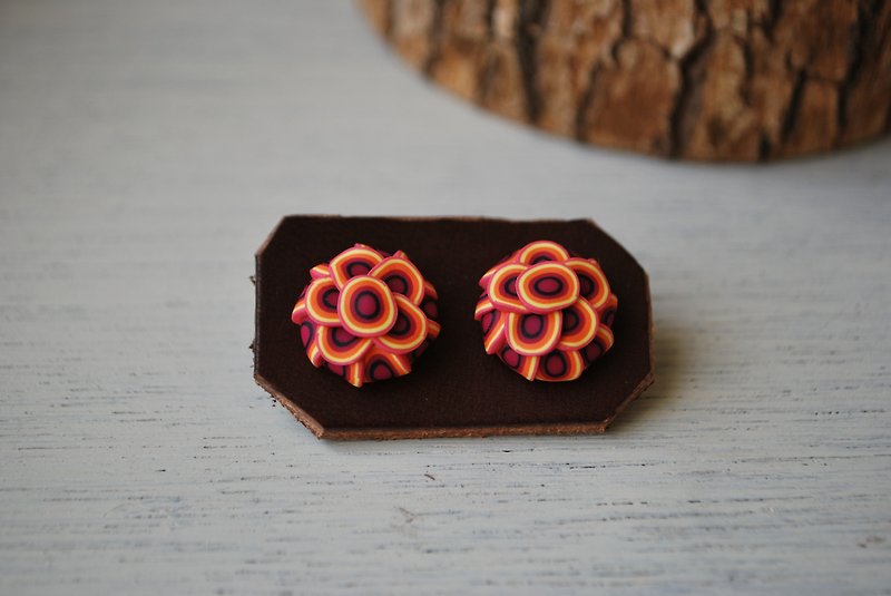 Grumbling round earrings orange pink - Earrings & Clip-ons - Other Materials 