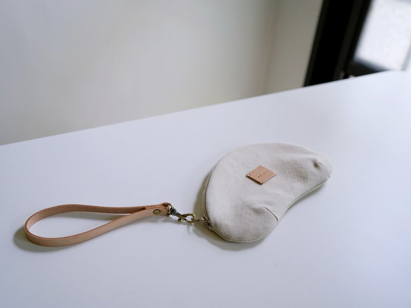 Canvas bean universal bag Japanese canvas handmade - Toiletry Bags & Pouches - Cotton & Hemp 