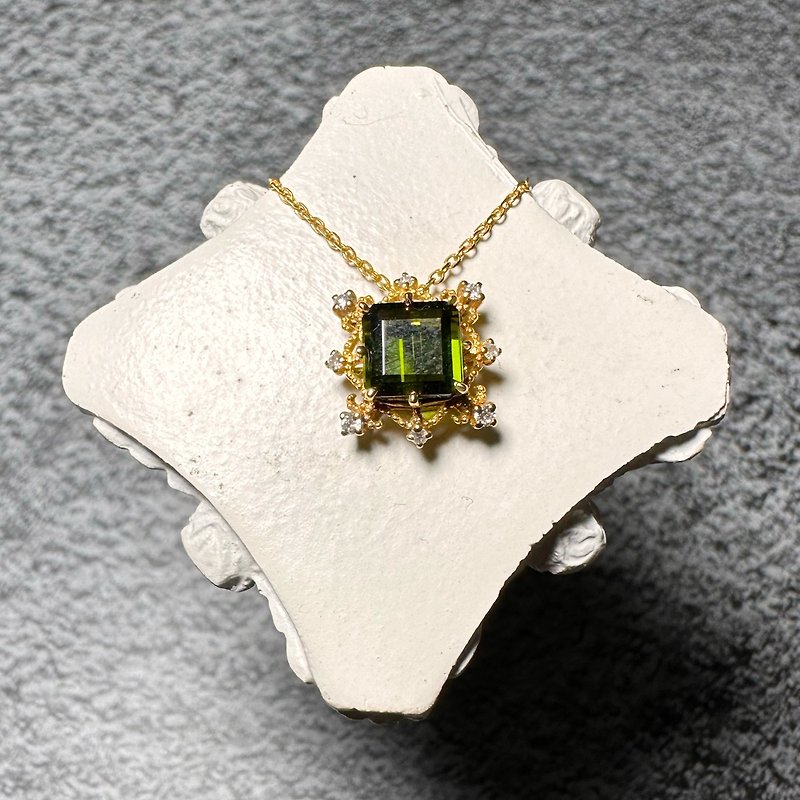 14K Yellow Gold Lightning Green Tourmaline Metalworking Necklace - Necklaces - Gemstone Green