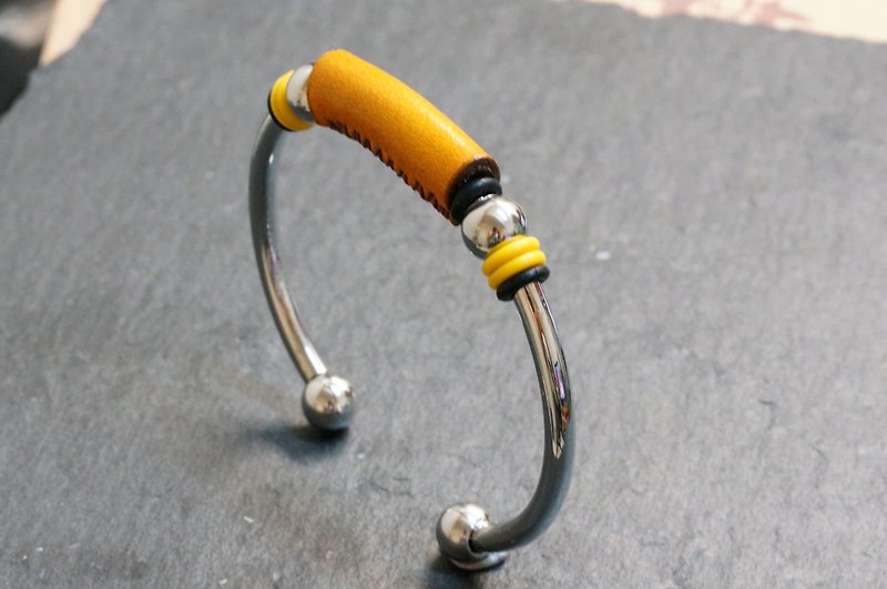 不鏽鋼手縫杏黃色皮管手鈪 Leather Steel Bangle SLB-26 - 手鍊/手鐲 - 不鏽鋼 黃色
