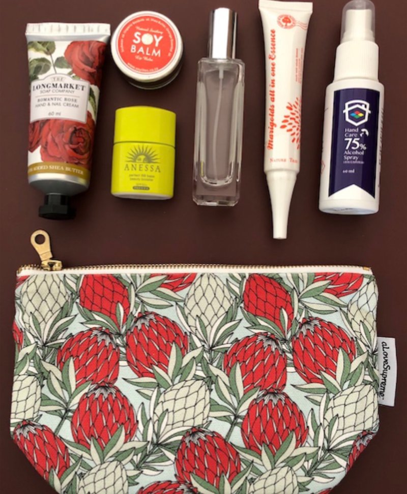 aLoveSupreme/South African Wenqing designer hand-painted colorful cosmetic bag _ red emperor flower leaf - กระเป๋าเครื่องสำอาง - ผ้าฝ้าย/ผ้าลินิน 