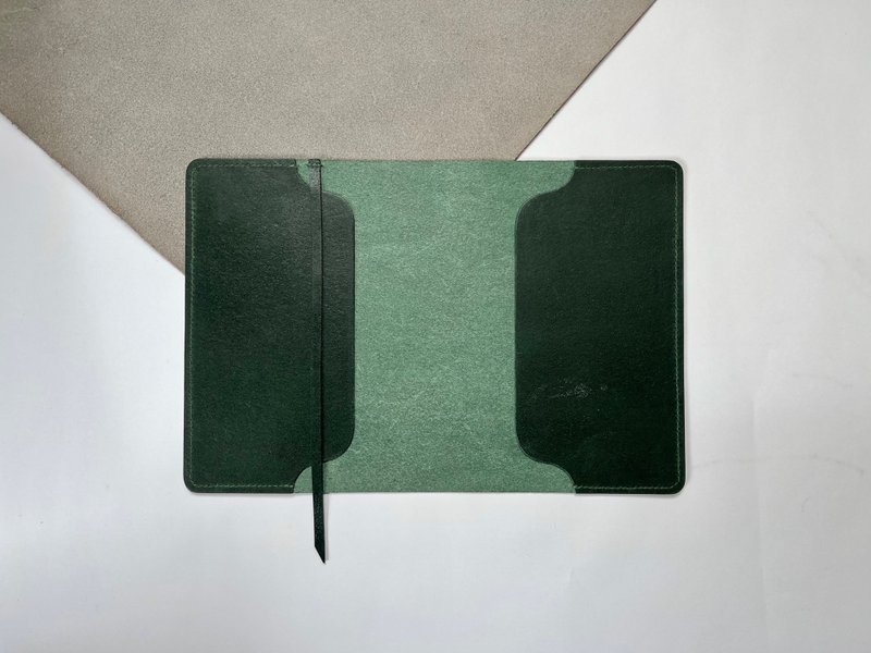 [Handmade in Japan] Book Cover Paperback Size Green Notebook Cover A6 - ปกหนังสือ - หนังแท้ สีเขียว