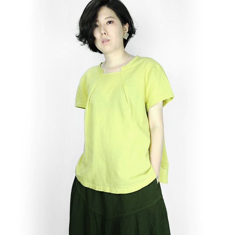 [Slow sound] White spirit bird neckline type A three-dimensional top - Women's Tops - Cotton & Hemp 