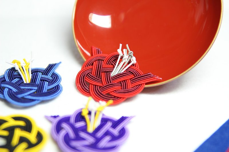 japanese style brooch / mizuhiki / japan / accessory / flower / - Brooches - Silk Multicolor