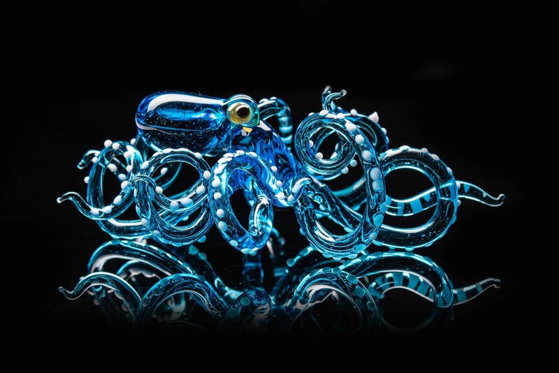 Blue Decorative Glass Octopus Collectible Custom Elegant Murano Figurine - งานเซรามิก/แก้ว - แก้ว สีน้ำเงิน