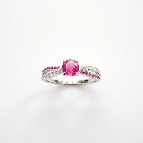 Joyce Wu Handmade Jewelry 限量現貨 - 天然玫瑰粉紅尖晶石 雙臂鑲鑽石及粉剛 純 18K 白戒指