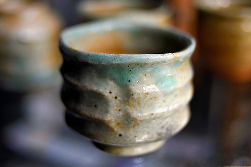 鶯啼庵 2 pieces set・エメラルドグリーンと白い砂浜の海を写した酒カップ・日本茶カップ・筒型・窯変度レベル3