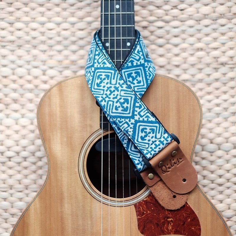 Thai Indigo Guitar Strap - กีตาร์เครื่องดนตรี - หนังแท้ สีน้ำเงิน