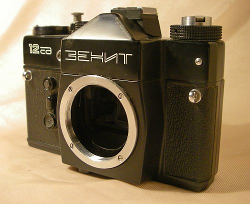 geokubanoid 蘇聯製的 Zenith 12 標清底片相機機身