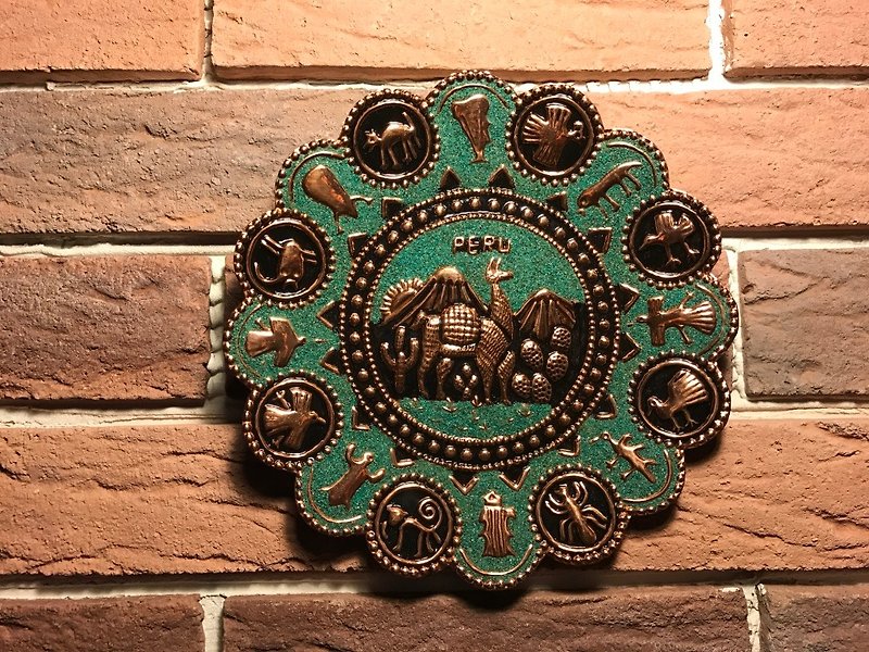 ペルーの銅コイル謎のナスカトーテムターコイズチャーム - 置物 - 金属 多色