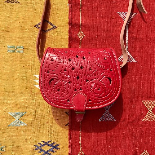 駝峰牌薄荷茶 DoorToMorocco 摩洛哥 鏤空雕花包 罌粟花瓣紅