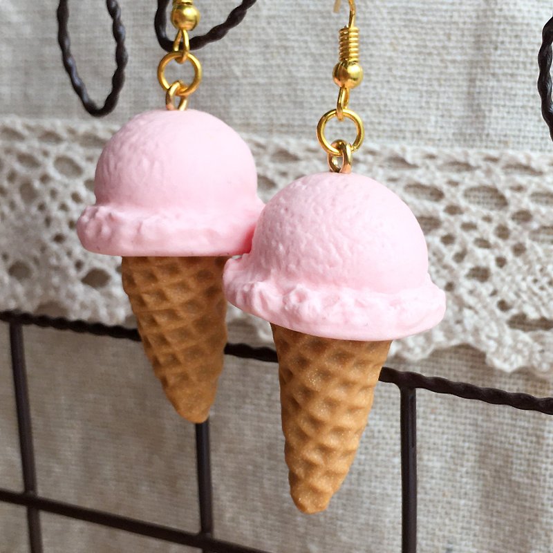 冰淇淋耳環 甜粉草莓 單支 - 耳環/耳夾 - 黏土 粉紅色