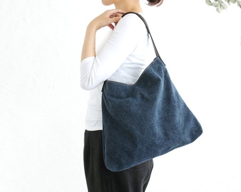 Pinkoi Proxy Purchase - Leather one-shoulder square bag "Nueng" bio-washed canvas & genuine cowhide (navy) ls005, suitable for down - Messenger Bags & Sling Bags - Cotton & Hemp 