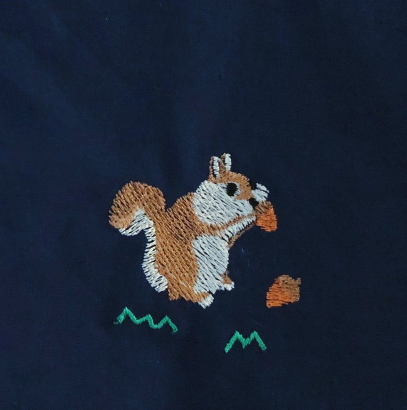 Little Squirrel-Embroidery// Dark Blue //Cotton Linen Top Shirt - 女上衣/長袖上衣 - 棉．麻 藍色