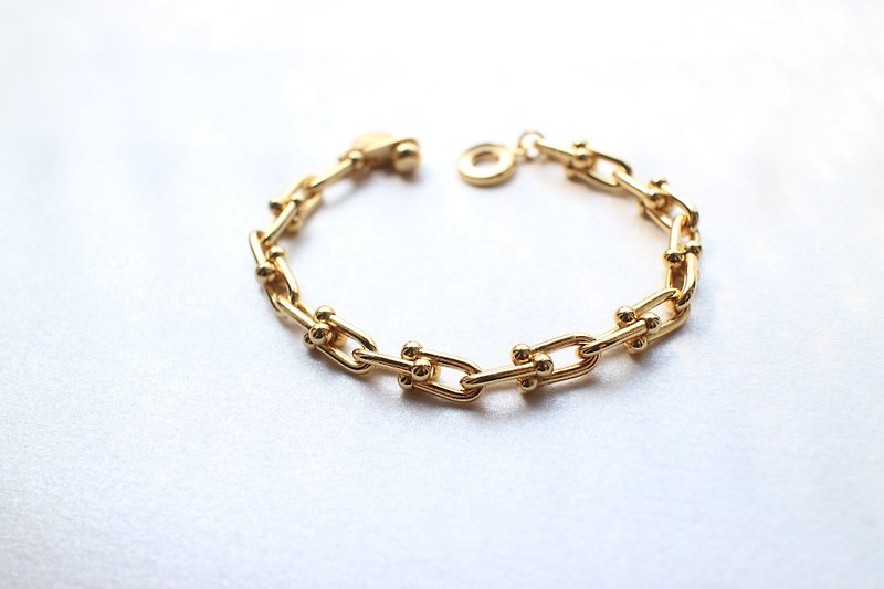 Classical time-Brass bracelet - สร้อยข้อมือ - ทองแดงทองเหลือง สีทอง