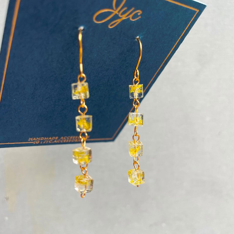 Japanese yellow wind chime ice cube fresh handmade uv resin real flower earrings / painless Clip-On gift wear matching accessories - Earrings & Clip-ons - Resin Yellow