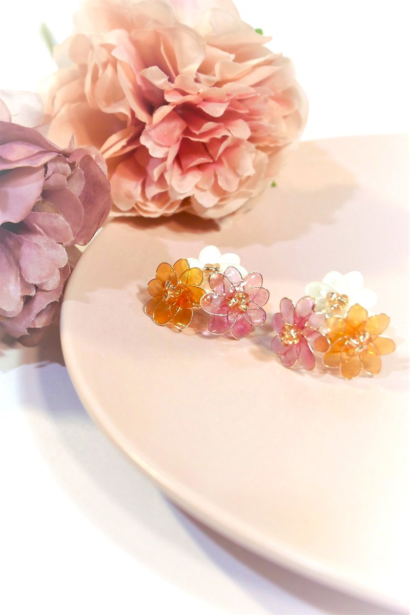 Small fresh series NO.108 wreath color daisy / crystal flower resin earrings - ต่างหู - เรซิน 