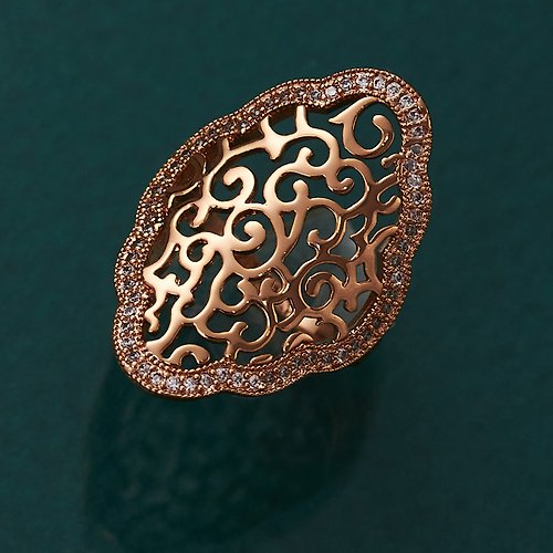 SOIRÉE BY N.Y. 蒔華芮設計師輕珠寶 花絲古典雕紋鑲鑽戒指(共3色)－菱形