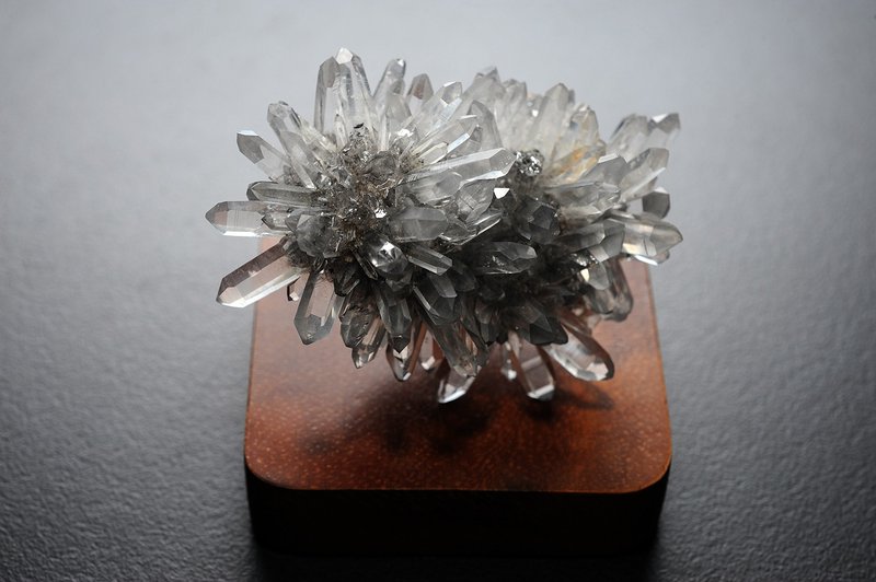 Chrysanthemum crystal white crystal cluster spiritual repair fortune and break evil anti villain - ของวางตกแต่ง - คริสตัล 