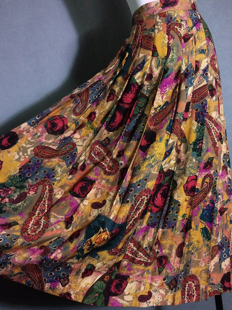 Ping-pong vintage [vintage skirt / Nippon roses totem vintage pleated skirt] abroad back VINTAGE - Skirts - Wool Multicolor