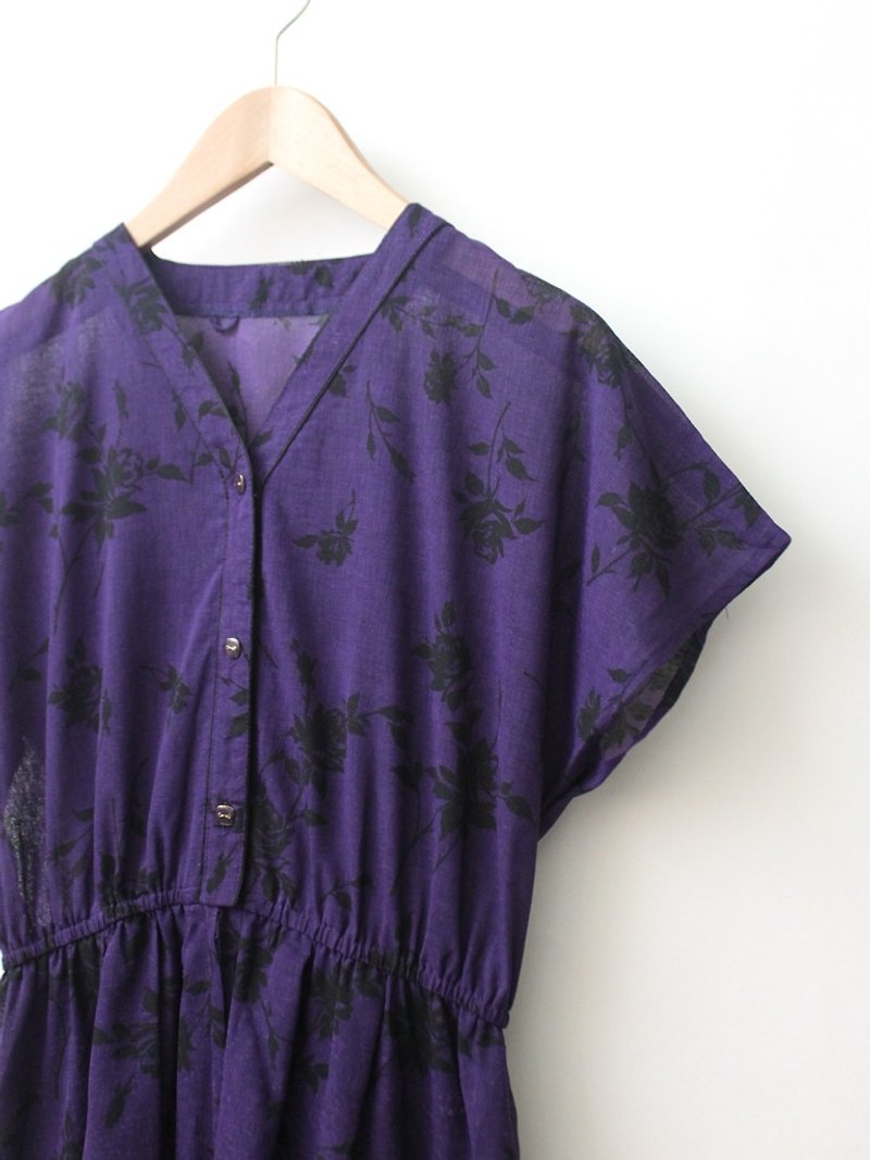 【RE0809D1369】夏日本製復古大人感黑色碎花紫色短袖古著洋裝 - 連身裙 - 聚酯纖維 紫色