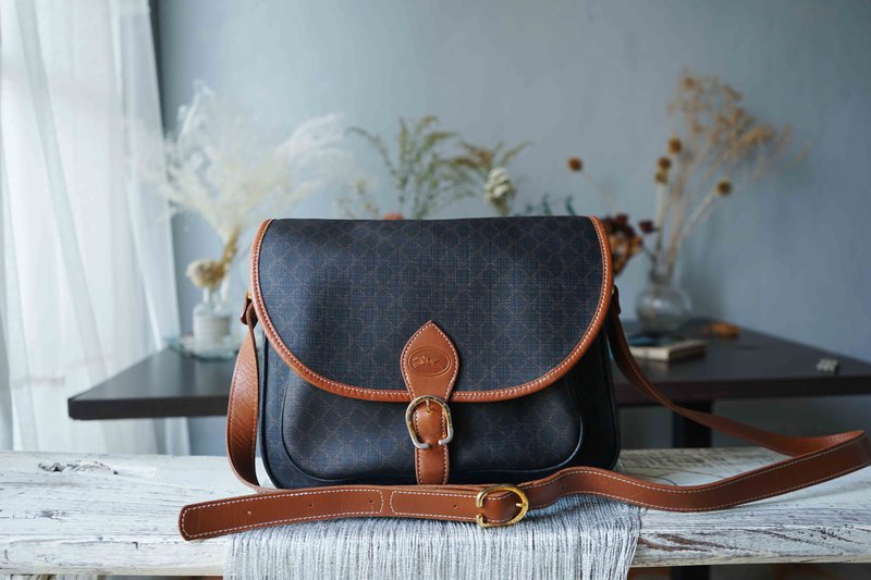 Treasure Hunting Vintage Antique Bag-Longchamp Black Piping Side Backpack - กระเป๋าแมสเซนเจอร์ - หนังแท้ สีดำ